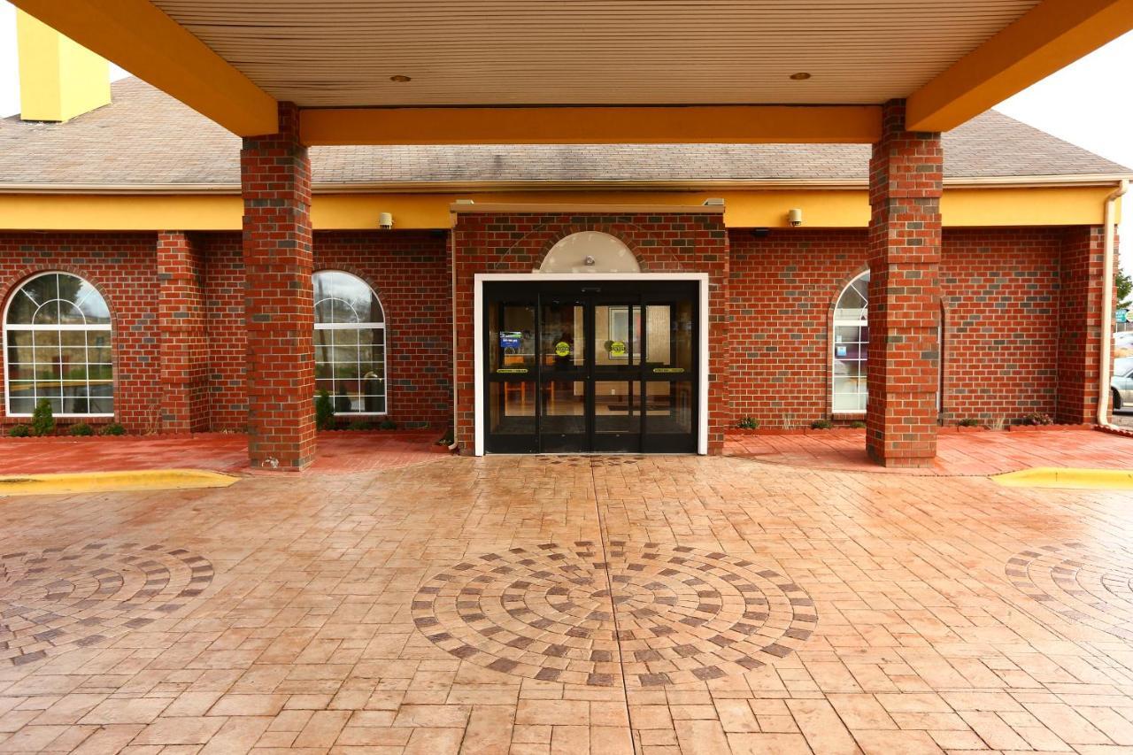 Wyndham Garden Grand Rapids Airport Cascade Exterior foto